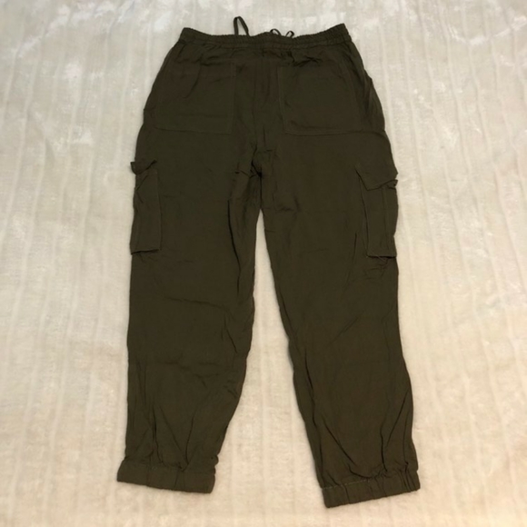 Ardene Army Green High-Waisted Lightweight Cargo Pants - Picture 12 of 14